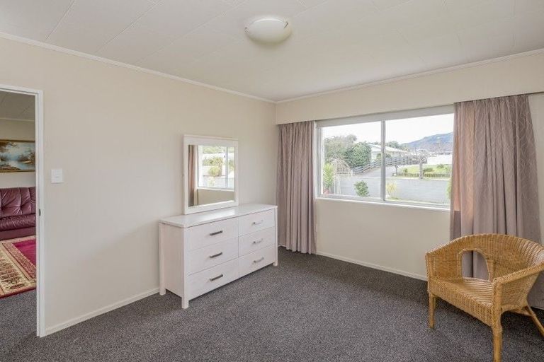 Photo of property in 22 Matai Street, Waikanae, 5036