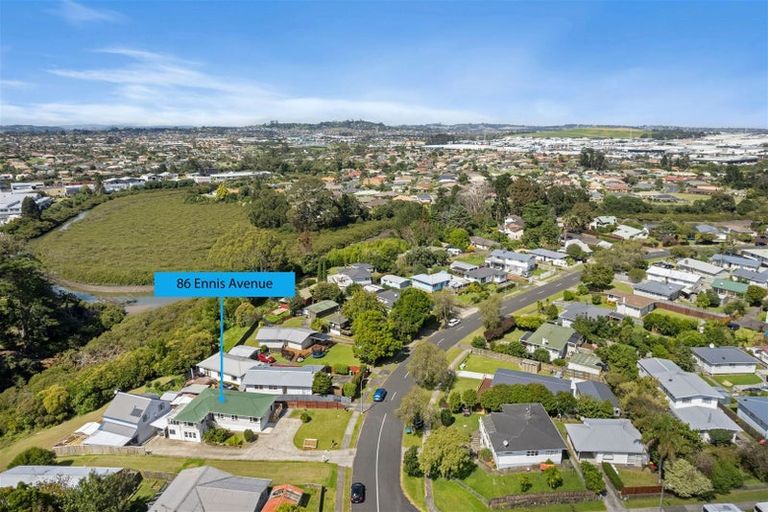 Photo of property in 86 Ennis Avenue, Pakuranga Heights, Auckland, 2010