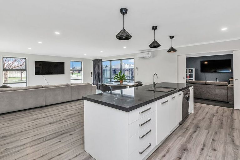 Photo of property in 6 Joy Place, Rolleston, 7614