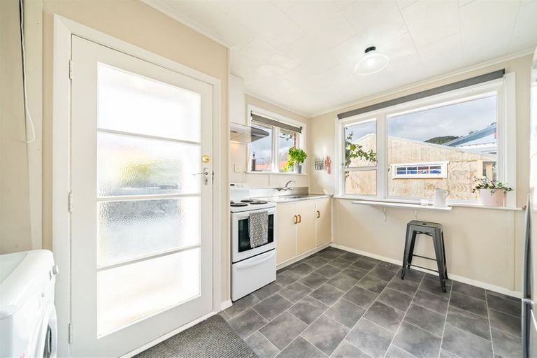 Photo of property in 68f2-a Seddon Street, Wallaceville, Upper Hutt, 5018
