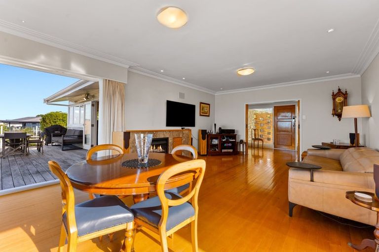 Photo of property in 99 Aberdeen Road, Castor Bay, Auckland, 0620