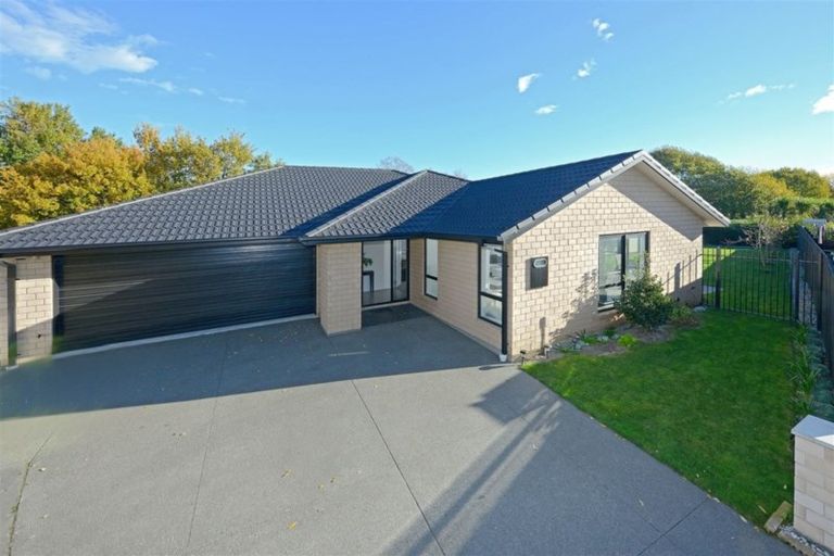 Photo of property in 16 Kilkivan Lane, Broomfield, Christchurch, 8042
