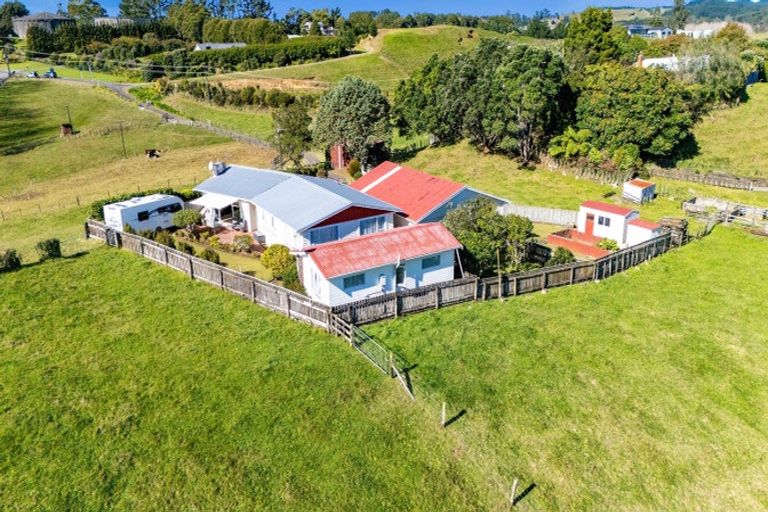 Photo of property in 558 Mangorei Road, Mangorei, New Plymouth, 4371