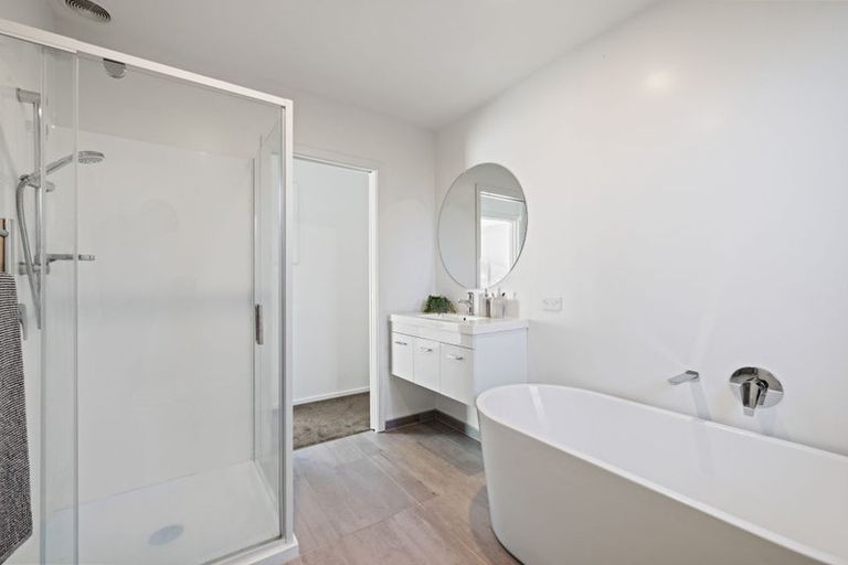 Photo of property in 185 Bowhill Road, New Brighton, Christchurch, 8083