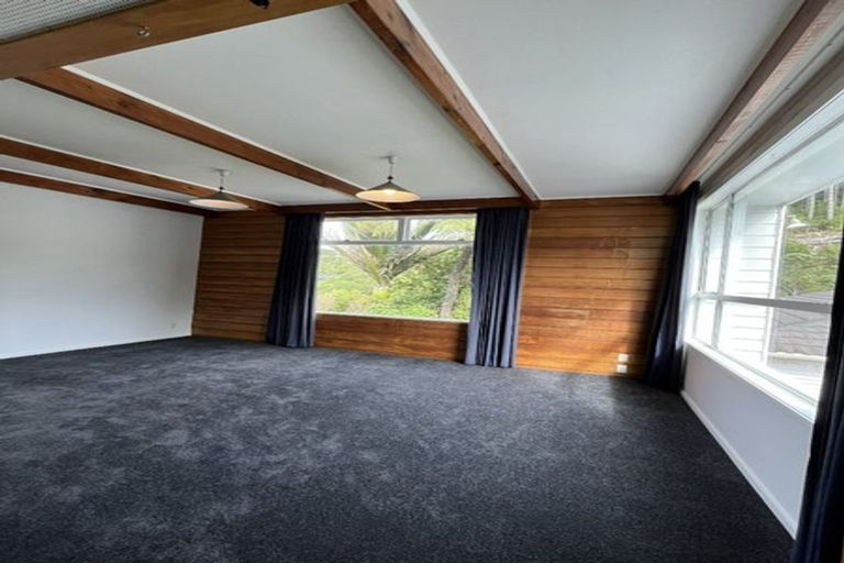 Photo of property in 75 Chamberlain Road, Karori, Wellington, 6012