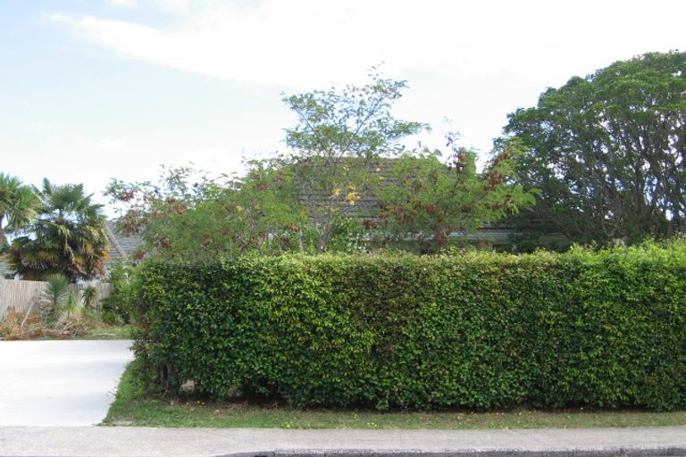 Photo of property in 34 Philomel Crescent, Bayswater, Auckland, 0622