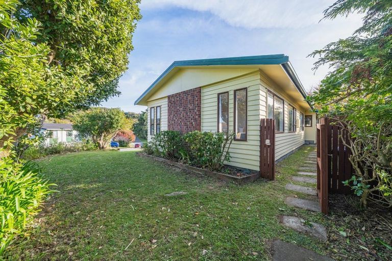 Photo of property in 2 Anchor Lane, Whitby, Porirua, 5024