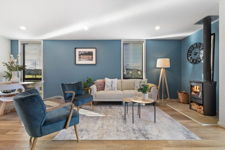 Photo of property in 6 Learning Rock Lane, Wanaka, 9305