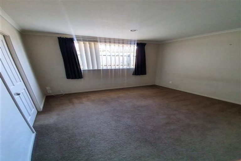 Photo of property in 12 Nykki Place, Papakura, 2110