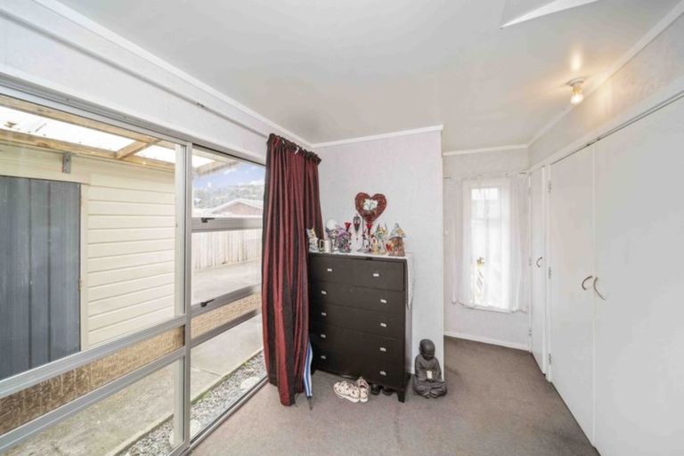 Photo of property in 5a Naumai Place, Spotswood, New Plymouth, 4310