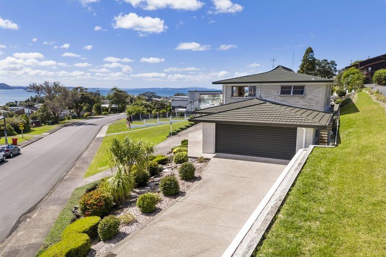 Photo of property in 76 Marellen Drive, Red Beach, 0932