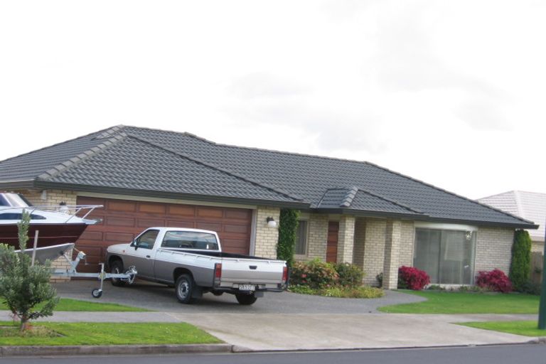 Photo of property in 31 Macnean Drive, East Tamaki Heights, Auckland, 2016