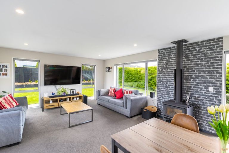 Photo of property in 13 Loeb Place, Rolleston, 7614