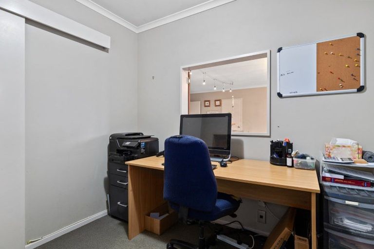 Photo of property in 12 Parkwood Place, Huntington, Hamilton, 3210