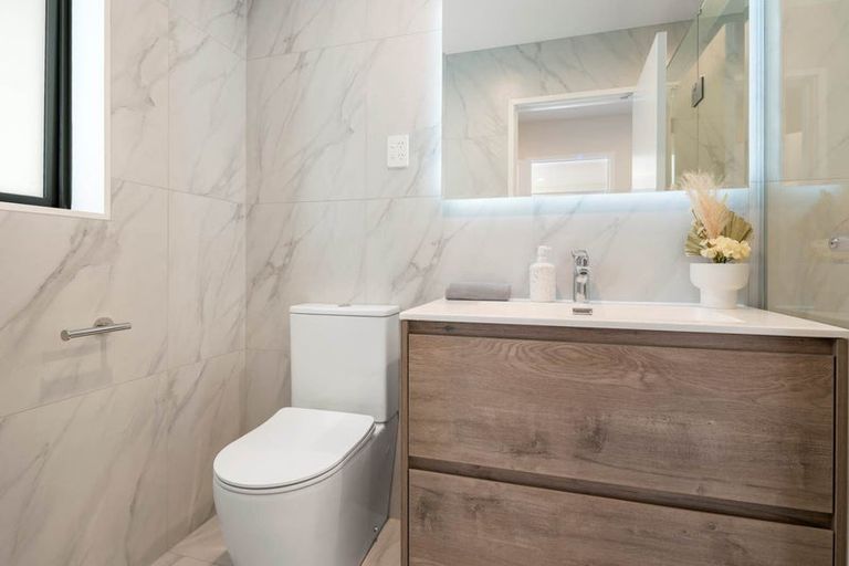 Photo of property in 95c Kervil Avenue, Te Atatu Peninsula, Auckland, 0610