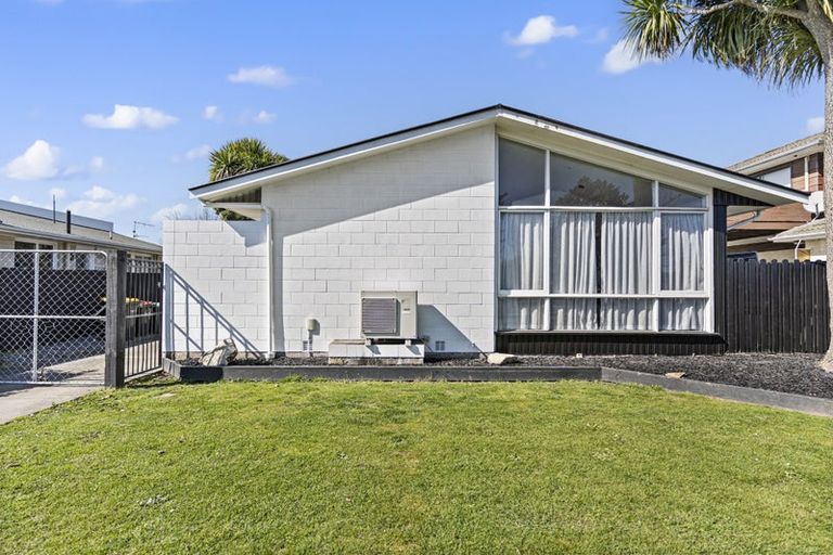 Photo of property in 80 Russley Road, Russley, Christchurch, 8042