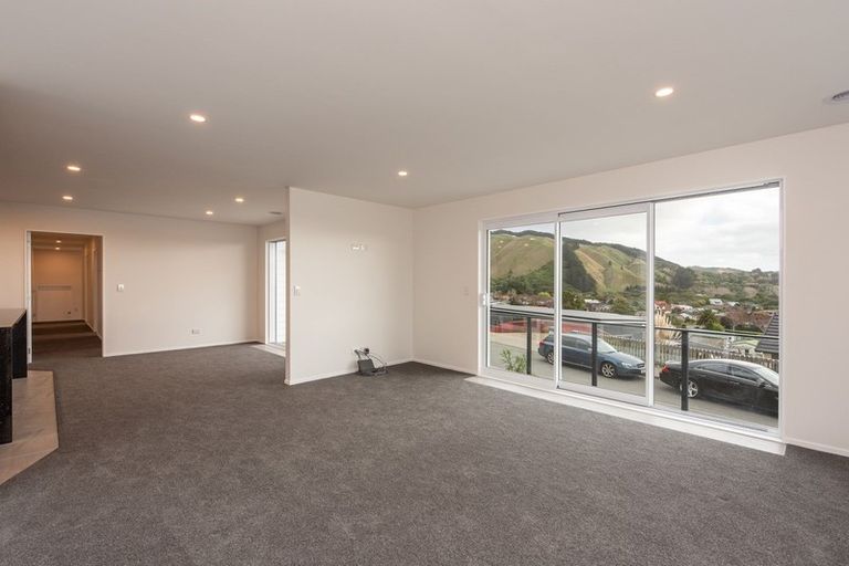 Photo of property in 103 Kakariki Grove, Waikanae, 5036