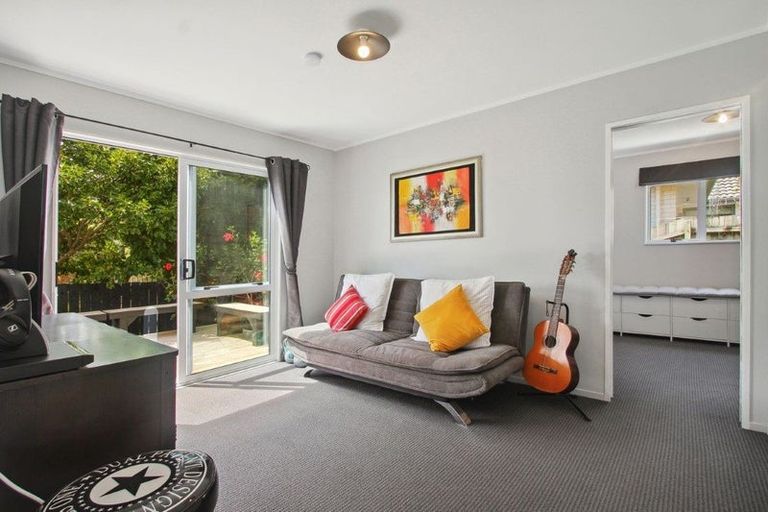 Photo of property in 25 Crispe Road, Clarks Beach, 2122