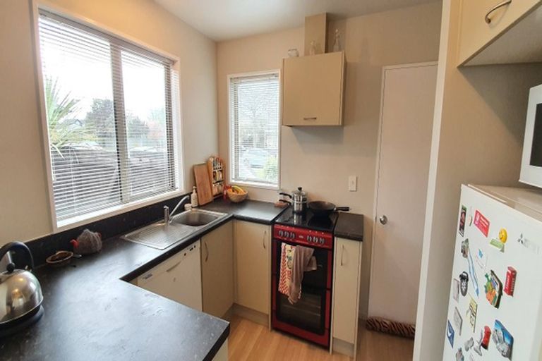 Photo of property in 17 Picton Avenue, Riccarton, Christchurch, 8011