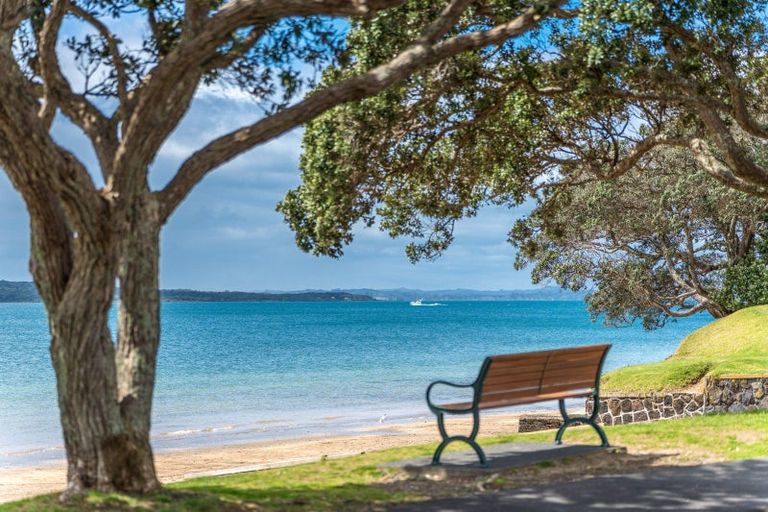 Photo of property in 9a North Avenue, Narrow Neck, Auckland, 0624