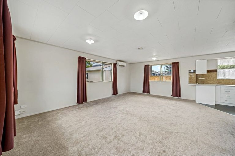 Photo of property in 11a Keeling Road, Henderson, Auckland, 0612