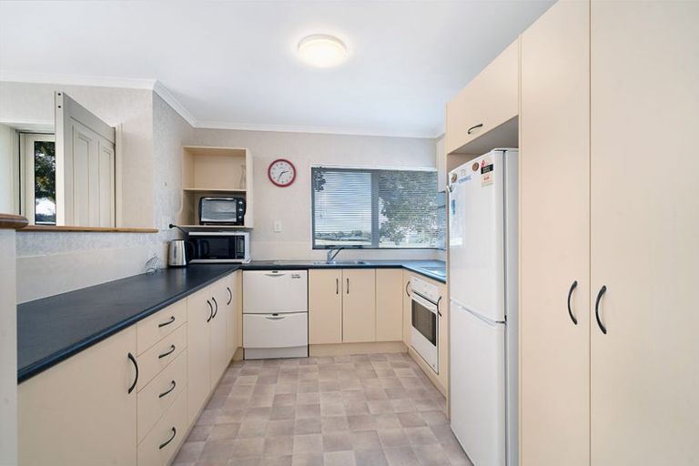 Photo of property in 172 Waitemata Drive, Ranui, Auckland, 0612