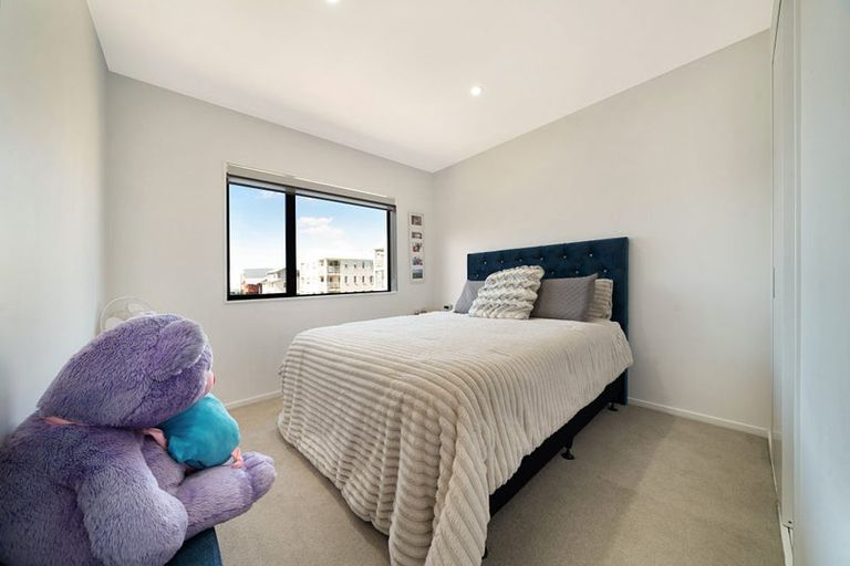 Photo of property in 43 Eileen Newey Place, Henderson, Auckland, 0612