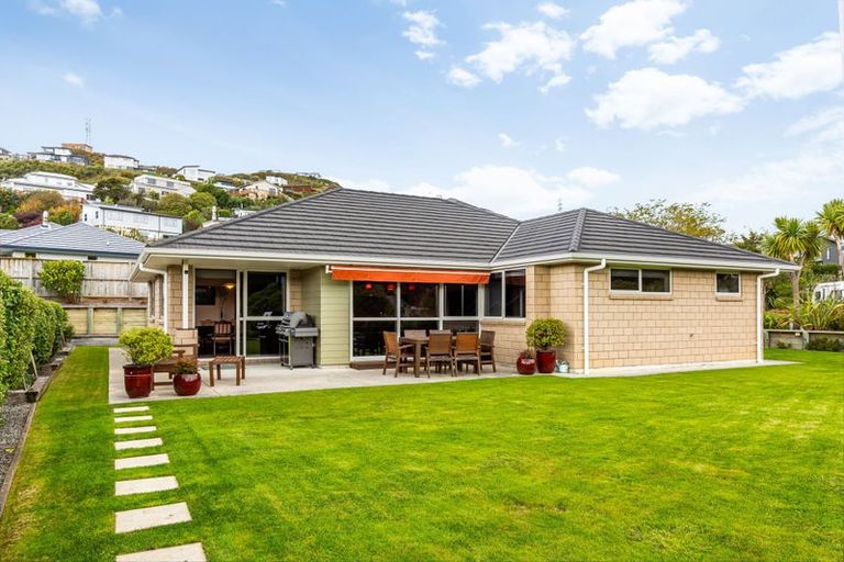 Photo of property in 21 Resolution Drive, Whitby, Porirua, 5024