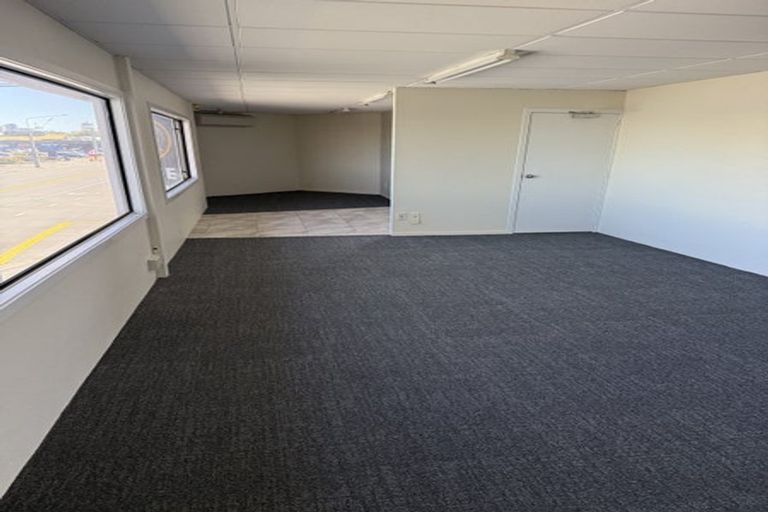 Photo of property in 3 Waitai Close, Long Bay, Auckland, 0630