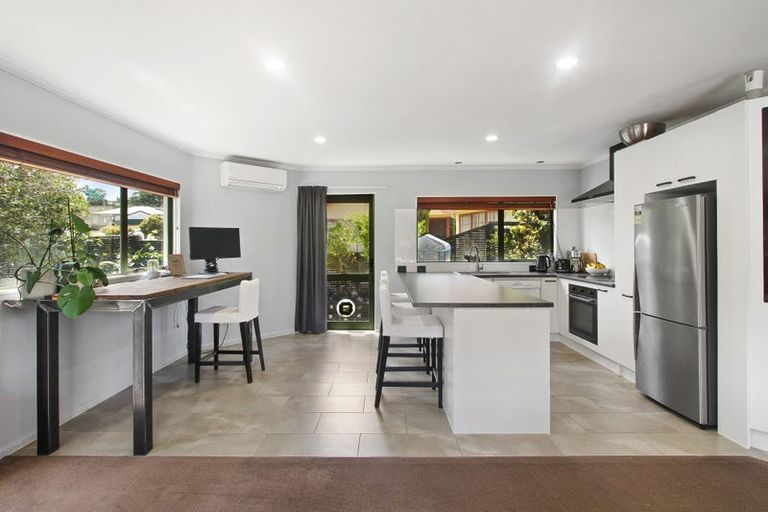 Photo of property in 33a Makora Road, Massey, Auckland, 0614