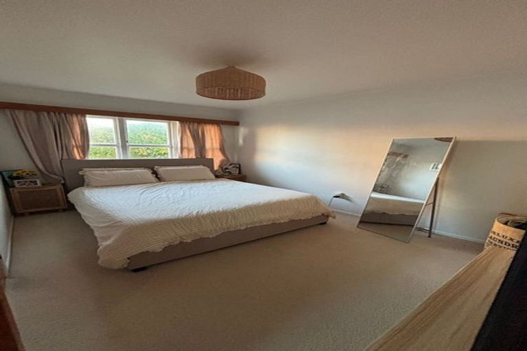 Photo of property in 1/18 Fowler Street, Northcote, Auckland, 0627