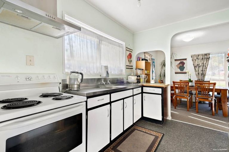 Photo of property in 1/35a Coniston Avenue, Te Atatu South, Auckland, 0610