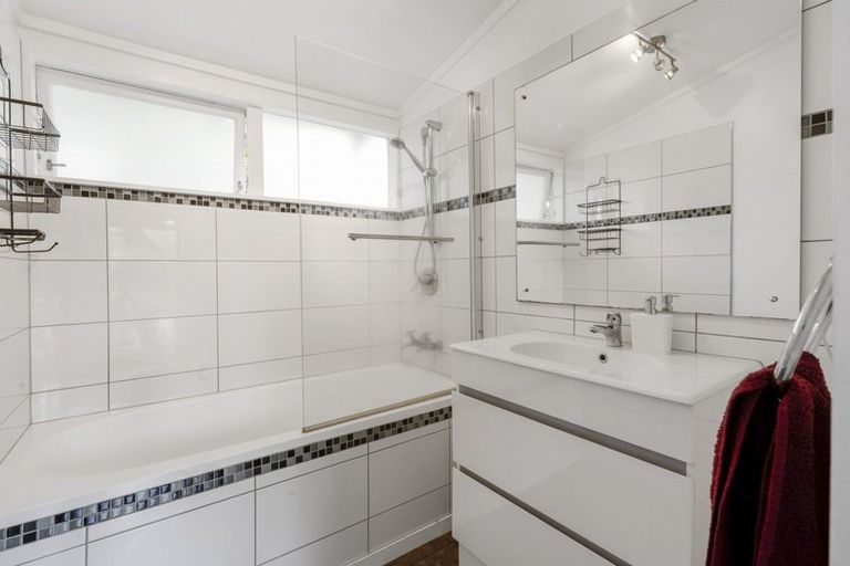 Photo of property in 18 Icarus Place, Sunnybrook, Rotorua, 3015