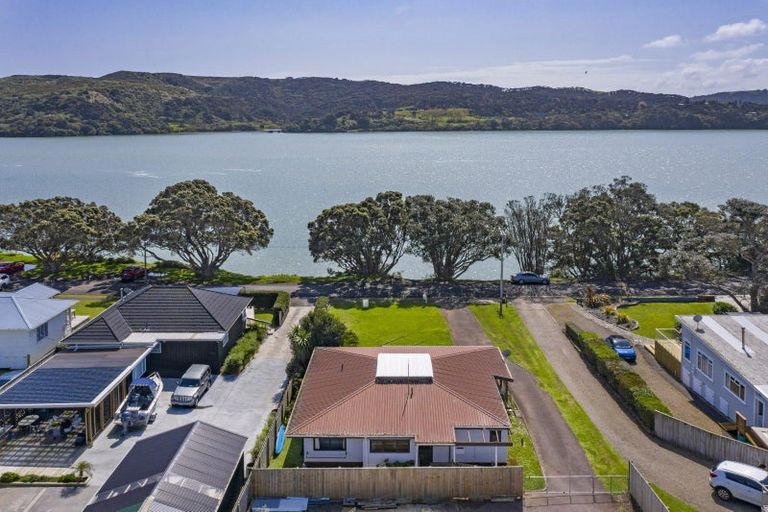 Photo of property in 23 Cliff Street, Raglan, 3225