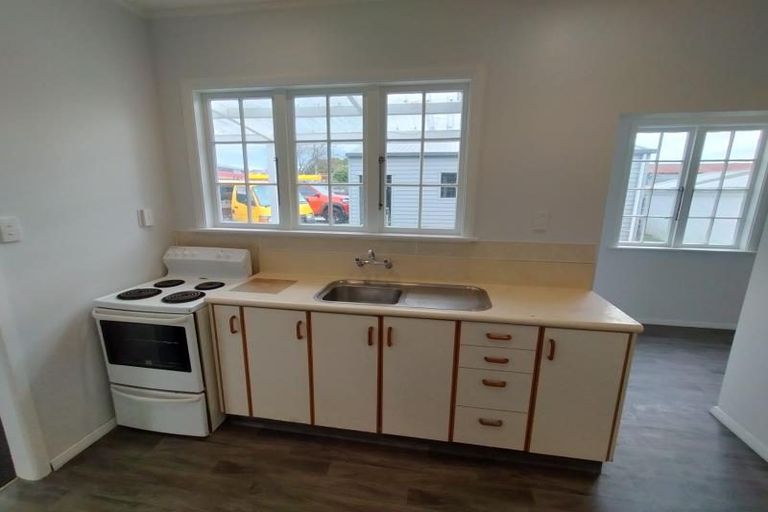 Photo of property in 1006 Tremaine Avenue, Roslyn, Palmerston North, 4414