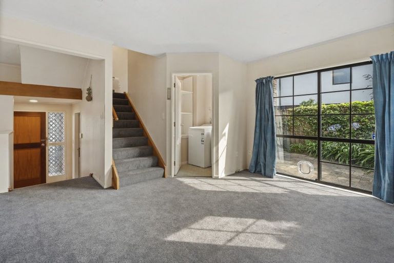 Photo of property in 42 Satara Crescent, Khandallah, Wellington, 6035