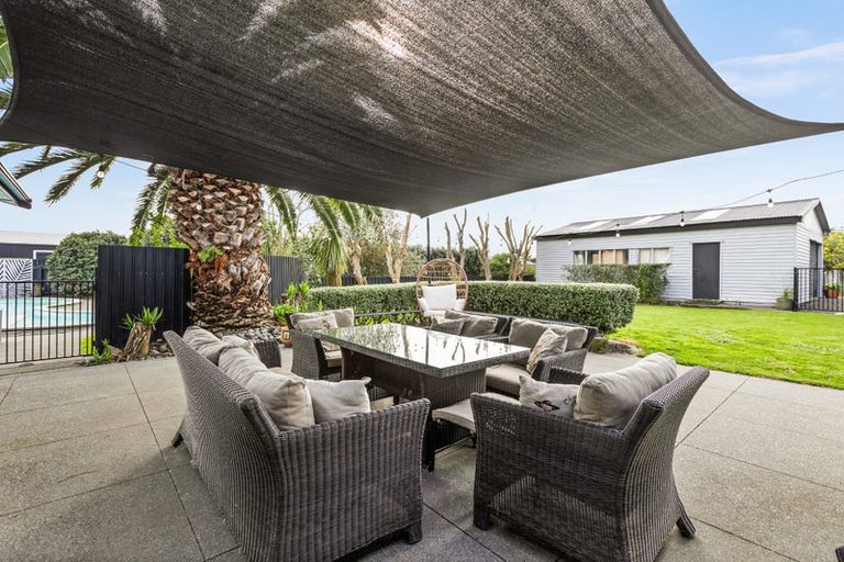 Photo of property in 37 Pitt Street, Clive, 4102