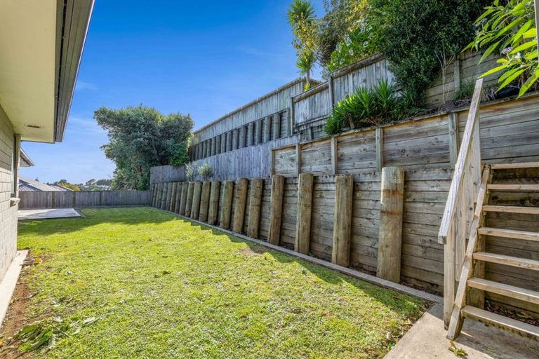 Photo of property in 2 Frederick Place, Whalers Gate, New Plymouth, 4310