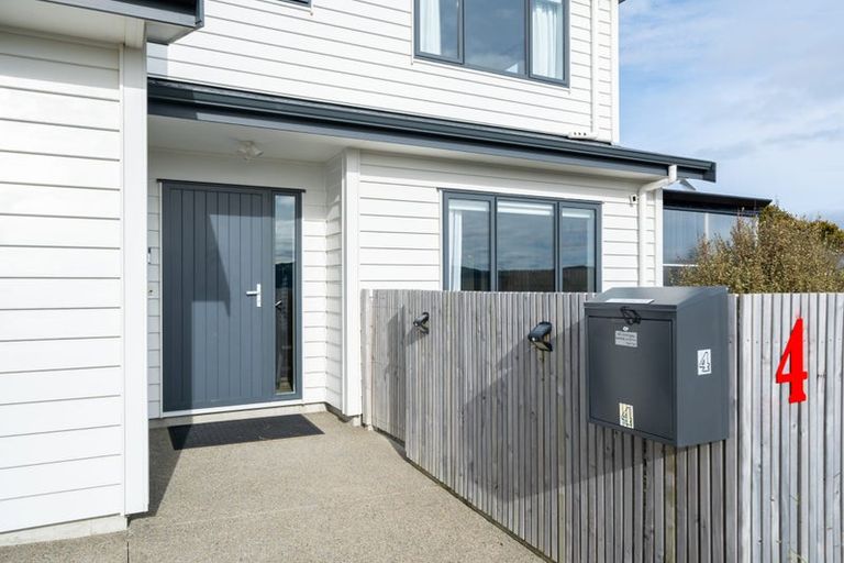 Photo of property in 4 Antigua Way, Grenada Village, Wellington, 6037