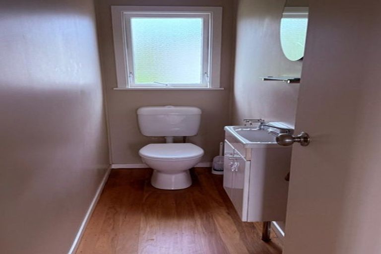 Photo of property in 28 Velma Road, Hillcrest, Auckland, 0627