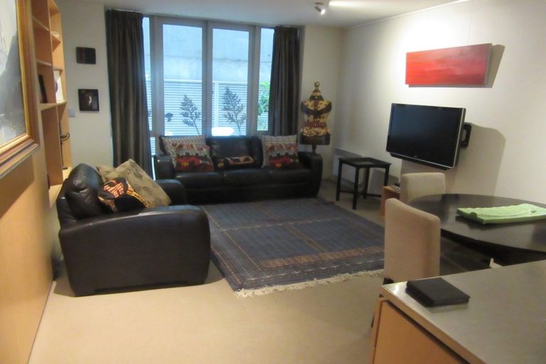 Photo of property in Sanctum Apartment, 10 Ebor Street, Te Aro, Wellington, 6011
