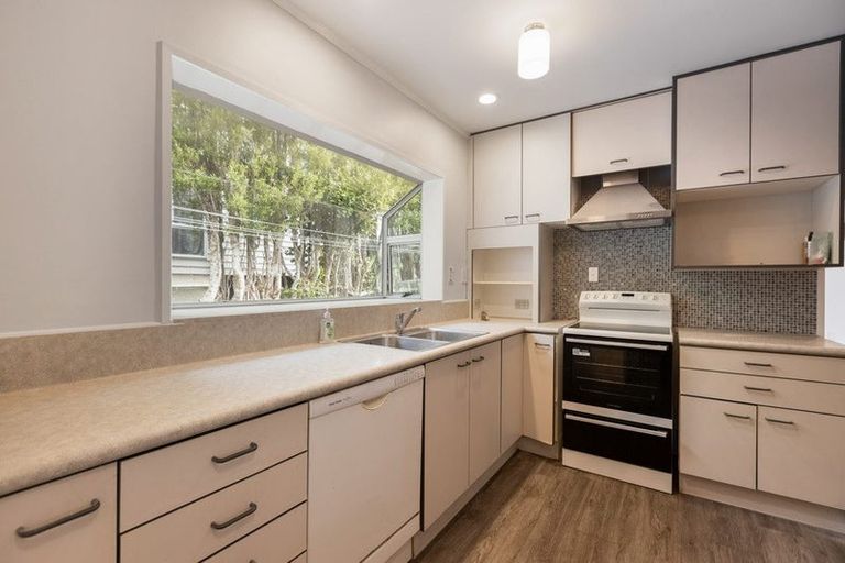 Photo of property in 14 Glen Alton Avenue, Paparangi, Wellington, 6037