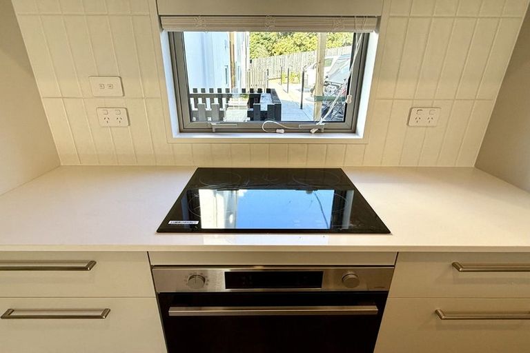 Photo of property in 2/59 Seaview Road, Glenfield, Auckland, 0629