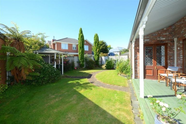 Photo of property in 16 Glenburn Place, Avonhead, Christchurch, 8042