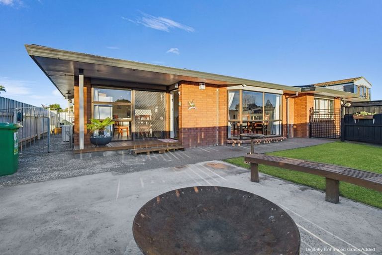 Photo of property in 77 Avondale Road, Taradale, Napier, 4112