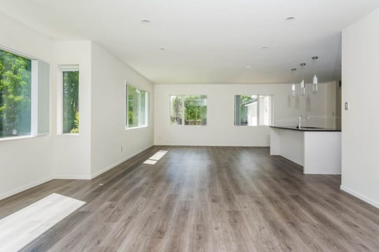 Photo of property in 91 Smythe Road, Henderson, Auckland, 0612