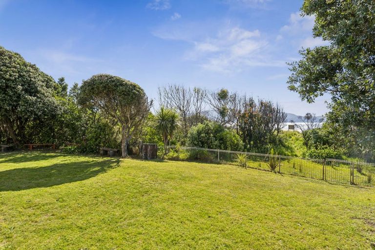Photo of property in 7 Nuhaka Place, Paraparaumu Beach, Paraparaumu, 5032