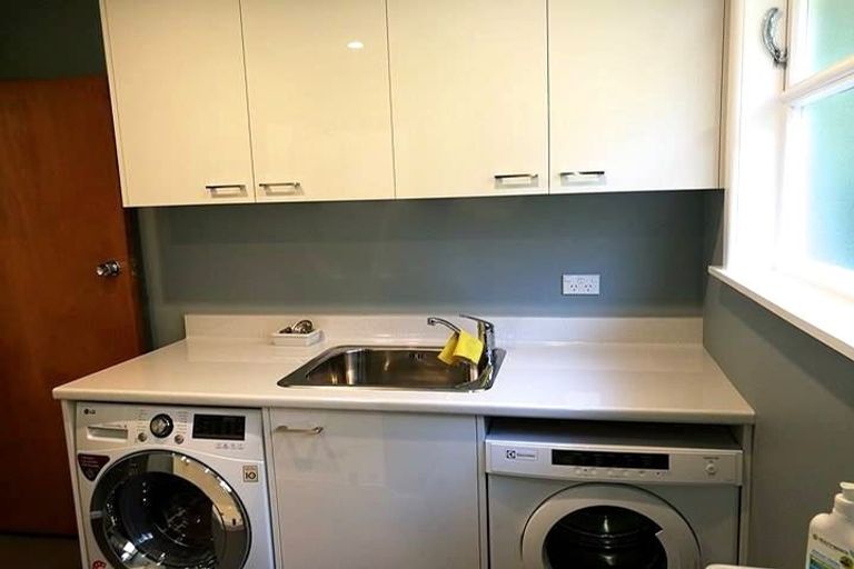 Photo of property in 74 Warwick Street, Wilton, Wellington, 6012