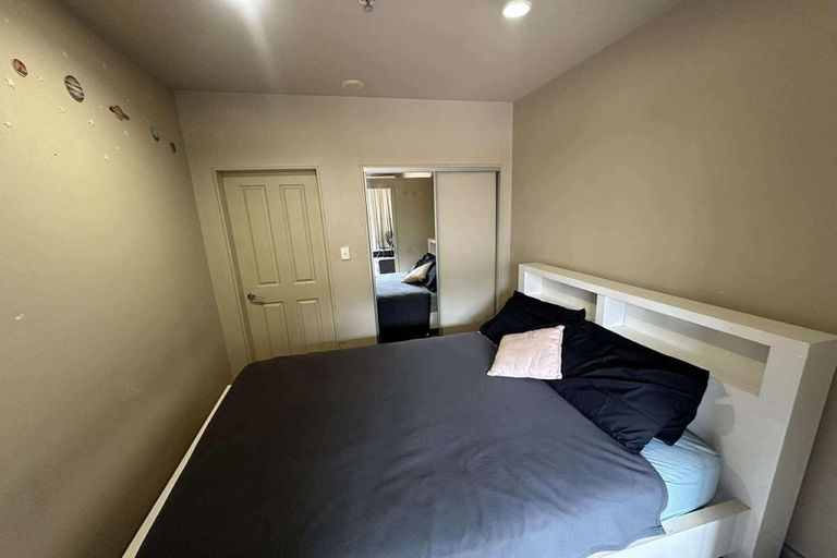 Photo of property in Atrium Towers, 1p/154 The Terrace, Wellington Central, Wellington, 6011