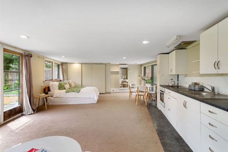 Photo of property in 121 Saint Martins Road, Saint Martins, Christchurch, 8022